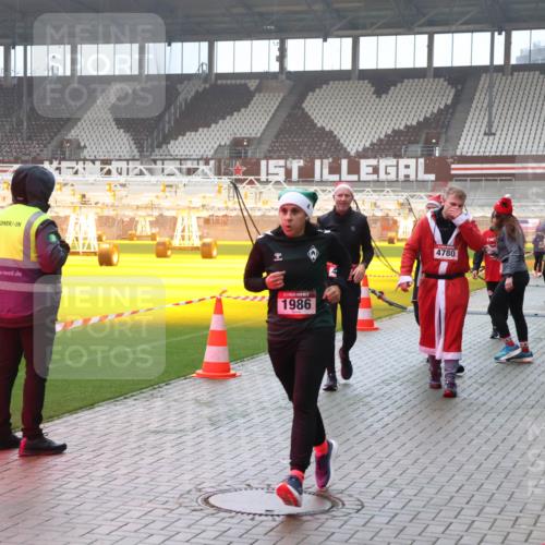 07.12.2025 - St. Pauli X-Mass-Run No. 15 Luisa Fischer http://msf.ph/oto/9376951 07.12.2025 10:25:04 Ziel 1986, 4541, 4780, 712, 897, 915, 974, 1986, 2071, 3152, 4040, 4078, 4079, 4091, 4092, 4122, 4135, 4136, 4140, 4155, 4177, 4474, 4496, 4497, 4530, 4541, 4542, 4689, 4692, 4694, 4766, 4780, 4846 meine-sportfotos.de