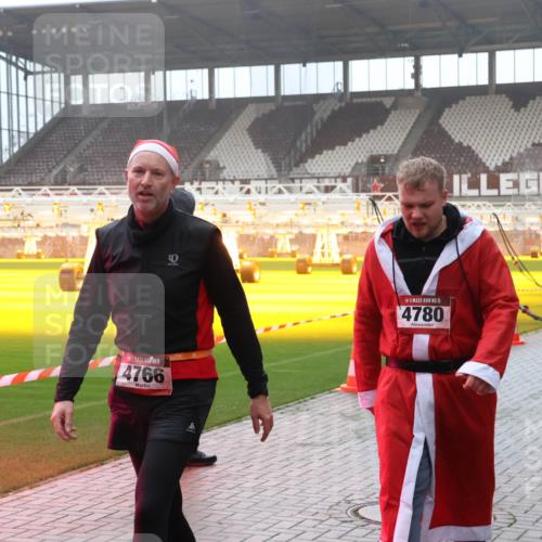 07.12.2025 - St. Pauli X-Mass-Run No. 15 Luisa Fischer http://msf.ph/oto/9376998 07.12.2025 10:25:10 Ziel 4766, 9, 15, 4780, 712, 915, 974, 1986, 2071, 3152, 4078, 4079, 4091, 4092, 4122, 4135, 4136, 4140, 4155, 4177, 4431, 4474, 4496, 4497, 4513, 4514, 4530, 4541, 4542, 4689, 4692, 4694, 4766, 4780, 4846 meine-sportfotos.de