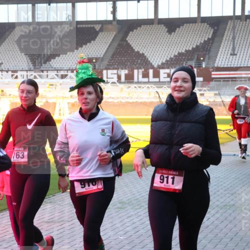 07.12.2025 - St. Pauli X-Mass-Run No. 15 Luisa Fischer http://msf.ph/oto/9377018 07.12.2025 10:00:05 Ziel 163, 910, 15, 911, 2964, 2729, 4051, 488, 910, 911, 934, 939, 961, 1112, 1120, 1763, 2186, 2204, 2207, 2657, 2729, 2964, 3513, 4029, 4051, 4052, 4465 meine-sportfotos.de