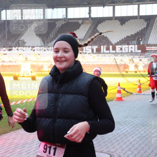 07.12.2025 - St. Pauli X-Mass-Run No. 15 Luisa Fischer http://msf.ph/oto/9377026 07.12.2025 10:00:06 Ziel 15, 47, 0, 911, 2964, 2729, 4051, 488, 910, 911, 934, 939, 961, 1112, 1120, 1763, 2186, 2204, 2207, 2657, 2729, 2964, 3513, 4029, 4051, 4052, 4465 meine-sportfotos.de