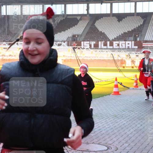 07.12.2025 - St. Pauli X-Mass-Run No. 15 Luisa Fischer http://msf.ph/oto/9377029 07.12.2025 10:00:06 Ziel 3, 2964, 2729, 4051, 488, 910, 911, 934, 939, 961, 1112, 1120, 1763, 2186, 2204, 2207, 2657, 2729, 2964, 3513, 4029, 4051, 4052, 4465 meine-sportfotos.de