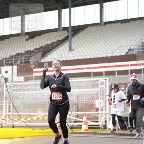 07.12.2025 - St. Pauli X-Mass-Run No. 15 Patografie http://msf.ph/oto/9377059 07.12.2025 10:06:48 Ziel 217, 366, 867, 972, 975, 1007, 1103, 1505, 1735, 1736, 2129, 3189, 3330, 3333, 3970, 3971, 4735, 4738 meine-sportfotos.de