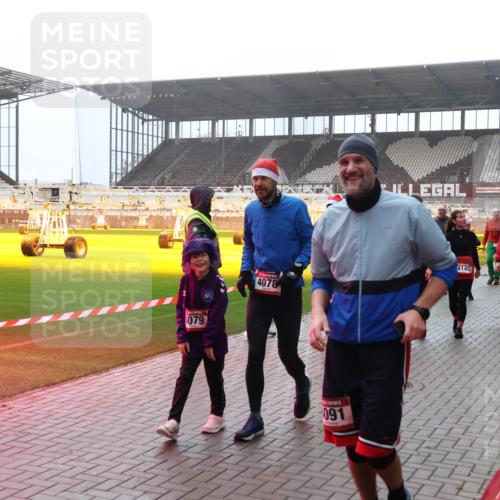 07.12.2025 - St. Pauli X-Mass-Run No. 15 Luisa Fischer http://msf.ph/oto/9377068 07.12.2025 10:25:25 Ziel 079, 4078, 091, 4140, 915, 915, 974, 1012, 1977, 1986, 1987, 1995, 3152, 3962, 4078, 4079, 4091, 4092, 4135, 4136, 4155, 4177, 4201, 4204, 4335, 4431, 4474, 4496, 4497, 4513, 4514, 4530, 4541, 4542, 4766, 4780, 4846 meine-sportfotos.de