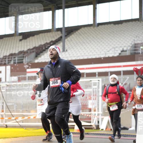 07.12.2025 - St. Pauli X-Mass-Run No. 15 Patografie http://msf.ph/oto/9377073 07.12.2025 10:06:49 Ziel 217, 366, 867, 972, 975, 1007, 1103, 1505, 1735, 1736, 2129, 3189, 3330, 3333, 4354, 4735, 4738 meine-sportfotos.de