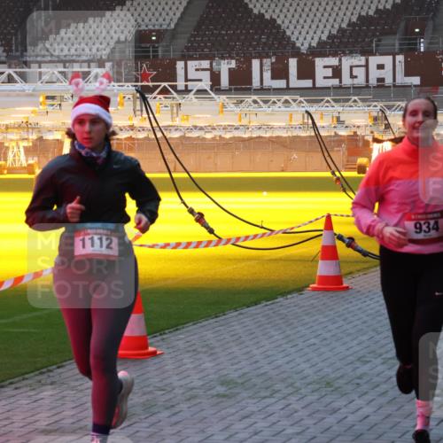 07.12.2025 - St. Pauli X-Mass-Run No. 15 Luisa Fischer http://msf.ph/oto/9377084 07.12.2025 10:00:14 Ziel 934, 1112, 488, 802, 910, 911, 934, 961, 1112, 1333, 1354, 1360, 1404, 1763, 2140, 2141, 2186, 2204, 2207, 2657, 2729, 2964, 3513, 4029, 4051, 4052, 4465 meine-sportfotos.de