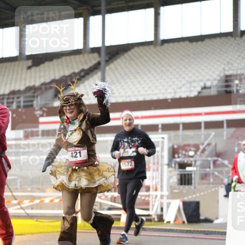 07.12.2025 - St. Pauli X-Mass-Run No. 15 Patografie http://msf.ph/oto/9377110 07.12.2025 10:06:57 Ziel 217, 366, 421, 792, 867, 972, 975, 1007, 1103, 1505, 1572, 1735, 1736, 3189, 3414, 3945, 4354 meine-sportfotos.de