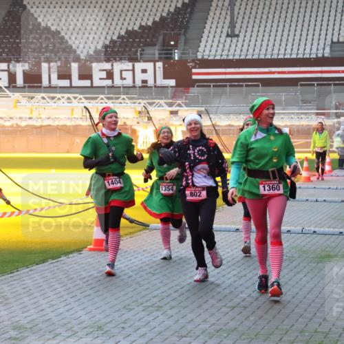 07.12.2025 - St. Pauli X-Mass-Run No. 15 Luisa Fischer http://msf.ph/oto/9377115 07.12.2025 10:00:28 Ziel 1404, 1354, 802, 1360, 488, 802, 910, 911, 934, 1112, 1333, 1354, 1360, 1404, 1763, 2140, 2141, 2186, 2729, 2964, 3336, 3513, 4051, 4052, 4129, 4465 meine-sportfotos.de