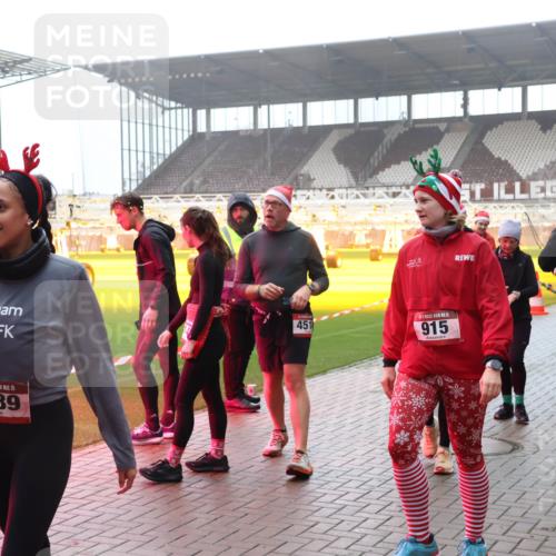 07.12.2025 - St. Pauli X-Mass-Run No. 15 Luisa Fischer http://msf.ph/oto/9377121 07.12.2025 10:25:32 Ziel 451, 15, 915, 15, 4689, 4135, 915, 974, 1012, 1247, 1631, 1977, 1987, 1995, 2029, 3152, 3962, 4078, 4079, 4091, 4092, 4118, 4119, 4121, 4135, 4136, 4155, 4177, 4201, 4204, 4284, 4335, 4431, 4445, 4474, 4482, 4485, 4496, 4497, 4513, 4514, 4530, 4541, 4542, 4846 meine-sportfotos.de