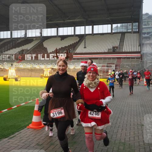 07.12.2025 - St. Pauli X-Mass-Run No. 15 Fabian Wolf http://msf.ph/oto/9377142 07.12.2025 10:06:09 Ziel 127, 148, 180, 424, 468, 676, 805, 834, 893, 967, 969, 1119, 1788, 1937, 2756, 2757, 2894, 2968, 3093, 3172, 3196, 3812, 3814, 3857, 3859, 4235, 4236, 4237, 4246, 4251, 4657, 4665, 4670, 4676, 4736, 4739 meine-sportfotos.de