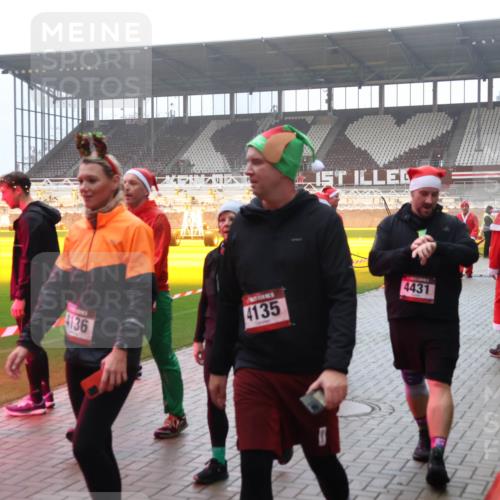 07.12.2025 - St. Pauli X-Mass-Run No. 15 Luisa Fischer http://msf.ph/oto/9377145 07.12.2025 10:25:35 Ziel 4136, 4135, 4431, 915, 974, 1012, 1247, 1631, 1977, 1987, 1995, 2029, 3152, 3962, 4078, 4079, 4091, 4092, 4118, 4119, 4121, 4135, 4136, 4155, 4177, 4201, 4204, 4284, 4335, 4431, 4445, 4474, 4482, 4485, 4496, 4497, 4513, 4514, 4530, 4846 meine-sportfotos.de
