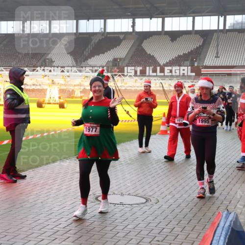 07.12.2025 - St. Pauli X-Mass-Run No. 15 Luisa Fischer http://msf.ph/oto/9377170 07.12.2025 10:25:43 Ziel 1977, 1012, 1995, 915, 974, 1012, 1247, 1631, 1977, 1987, 1995, 2029, 2680, 3152, 3962, 4091, 4092, 4118, 4119, 4121, 4162, 4164, 4177, 4201, 4202, 4204, 4284, 4335, 4372, 4373, 4431, 4445, 4474, 4482, 4485, 4496, 4497, 4513, 4514, 4530, 4846 meine-sportfotos.de