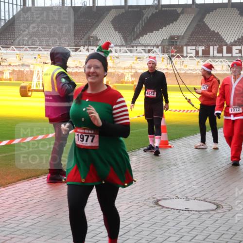 07.12.2025 - St. Pauli X-Mass-Run No. 15 Luisa Fischer http://msf.ph/oto/9377175 07.12.2025 10:25:43 Ziel 1977, 4542, 4541, 1012, 1995, 915, 974, 1012, 1247, 1631, 1977, 1987, 1995, 2029, 2680, 3152, 3962, 4091, 4092, 4118, 4119, 4121, 4162, 4164, 4177, 4201, 4202, 4204, 4284, 4335, 4372, 4373, 4431, 4445, 4474, 4482, 4485, 4496, 4497, 4513, 4514, 4530, 4846 meine-sportfotos.de
