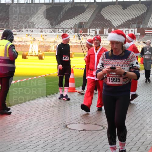 07.12.2025 - St. Pauli X-Mass-Run No. 15 Luisa Fischer http://msf.ph/oto/9377185 07.12.2025 10:25:45 Ziel 4542, 1995, 4119, 4445, 4121, 129, 404, 915, 1012, 1247, 1631, 1977, 1987, 1995, 2029, 2680, 3742, 3962, 4118, 4119, 4121, 4162, 4164, 4201, 4202, 4204, 4284, 4335, 4372, 4373, 4431, 4445, 4474, 4482, 4485, 4513, 4514, 4846 meine-sportfotos.de