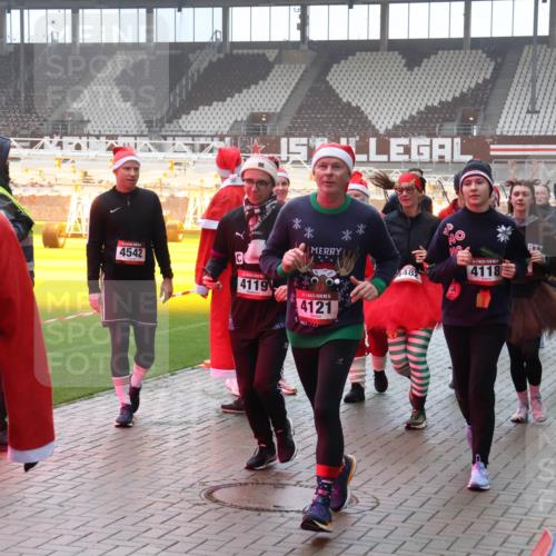 07.12.2025 - St. Pauli X-Mass-Run No. 15 Luisa Fischer http://msf.ph/oto/9377216 07.12.2025 10:25:48 Ziel 15, 1012, 4542, 4119, 15, 4121, 7, 48, 4118, 09, 444, 50, 129, 211, 404, 1012, 1069, 1247, 1631, 1977, 1987, 1995, 2029, 2680, 3742, 3962, 4118, 4119, 4121, 4162, 4164, 4201, 4202, 4204, 4284, 4335, 4372, 4373, 4431, 4445, 4474, 4482, 4485, 4501, 4513, 4514, 4846 meine-sportfotos.de