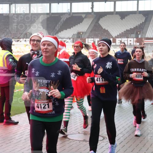 07.12.2025 - St. Pauli X-Mass-Run No. 15 Luisa Fischer http://msf.ph/oto/9377223 07.12.2025 10:25:49 Ziel 82, 4118, 15, 4121, 268, 09, 485, 4445, 50, 129, 211, 404, 1012, 1069, 1247, 1631, 1977, 1987, 1995, 2029, 2680, 3742, 3962, 4118, 4119, 4121, 4162, 4164, 4201, 4202, 4204, 4284, 4335, 4372, 4373, 4431, 4445, 4474, 4482, 4485, 4501, 4513, 4514, 4846 meine-sportfotos.de