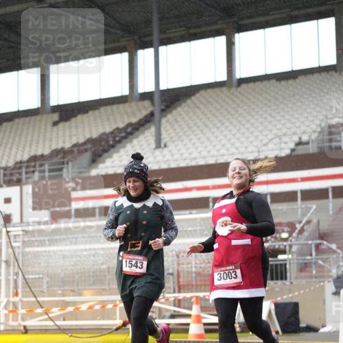 07.12.2025 - St. Pauli X-Mass-Run No. 15 Patografie http://msf.ph/oto/9377234 07.12.2025 10:07:26 Ziel 256, 265, 272, 517, 657, 685, 716, 767, 1187, 1234, 1543, 3003 meine-sportfotos.de