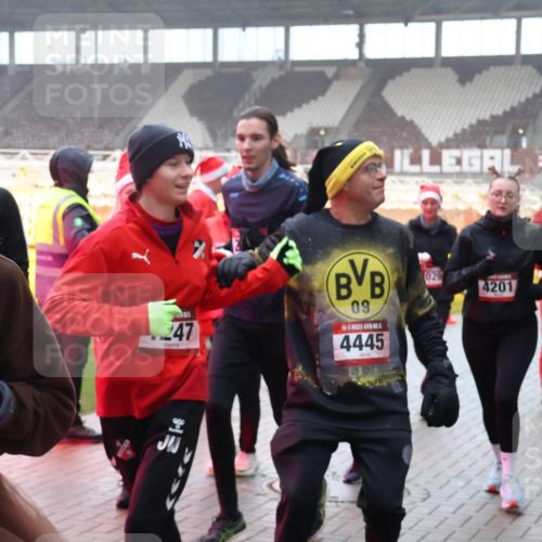 07.12.2025 - St. Pauli X-Mass-Run No. 15 Luisa Fischer http://msf.ph/oto/9377243 07.12.2025 10:25:52 Ziel 485, 247, 09, 4445, 029, 4201, 50, 129, 211, 369, 374, 387, 398, 404, 1012, 1069, 1247, 1631, 1977, 1987, 1995, 2029, 2104, 2680, 3742, 3779, 3962, 4118, 4119, 4121, 4162, 4164, 4201, 4202, 4204, 4284, 4335, 4372, 4373, 4431, 4445, 4474, 4482, 4485, 4501, 4513, 4514, 4846 meine-sportfotos.de