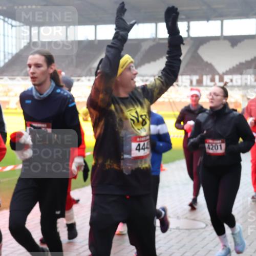 07.12.2025 - St. Pauli X-Mass-Run No. 15 Luisa Fischer http://msf.ph/oto/9377249 07.12.2025 10:25:52 Ziel 444, 4201, 50, 129, 211, 369, 374, 387, 398, 404, 1012, 1069, 1247, 1631, 1977, 1987, 1995, 2029, 2104, 2680, 3742, 3779, 3962, 4118, 4119, 4121, 4162, 4164, 4201, 4202, 4204, 4284, 4335, 4372, 4373, 4431, 4445, 4474, 4482, 4485, 4501, 4513, 4514, 4846 meine-sportfotos.de