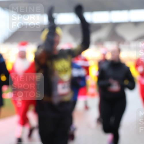 07.12.2025 - St. Pauli X-Mass-Run No. 15 Luisa Fischer http://msf.ph/oto/9377253 07.12.2025 10:25:53 Ziel 50, 129, 211, 369, 374, 387, 398, 404, 1012, 1069, 1247, 1631, 1977, 1987, 1995, 2029, 2041, 2104, 2149, 2215, 2680, 3742, 3779, 3962, 4118, 4119, 4121, 4162, 4164, 4201, 4202, 4204, 4284, 4335, 4372, 4373, 4431, 4445, 4482, 4485, 4501, 4513, 4514 meine-sportfotos.de