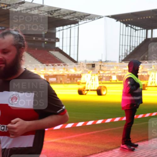 07.12.2025 - St. Pauli X-Mass-Run No. 15 Luisa Fischer http://msf.ph/oto/9377256 07.12.2025 10:00:52 Ziel 129, 802, 855, 1333, 1354, 1360, 1404, 1418, 1976, 2140, 2141, 2348, 3084, 3336, 4129 meine-sportfotos.de