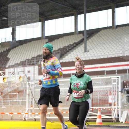 07.12.2025 - St. Pauli X-Mass-Run No. 15 Patografie http://msf.ph/oto/9377268 07.12.2025 10:07:32 Ziel 256, 265, 272, 657, 716, 767, 1234, 1447, 1449, 1543, 3003 meine-sportfotos.de