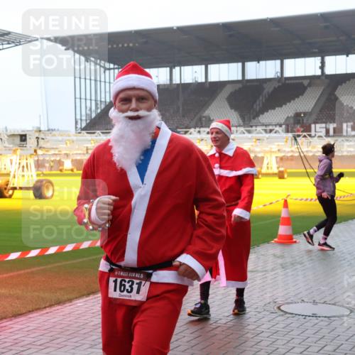 07.12.2025 - St. Pauli X-Mass-Run No. 15 Luisa Fischer http://msf.ph/oto/9377277 07.12.2025 10:25:56 Ziel 15, 1631, 50, 129, 211, 369, 374, 387, 398, 404, 1012, 1069, 1247, 1631, 1977, 1987, 1995, 2029, 2041, 2104, 2106, 2149, 2191, 2215, 2680, 3742, 3779, 3962, 4118, 4119, 4121, 4162, 4164, 4201, 4202, 4204, 4284, 4335, 4372, 4373, 4431, 4445, 4482, 4485, 4501 meine-sportfotos.de