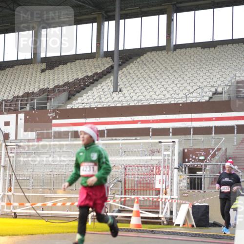 07.12.2025 - St. Pauli X-Mass-Run No. 15 Patografie http://msf.ph/oto/9377296 07.12.2025 10:07:52 Ziel 1905, 3627, 3628, 4231, 4623, 4624, 4626, 4740 meine-sportfotos.de