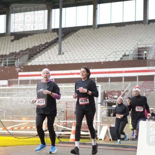 07.12.2025 - St. Pauli X-Mass-Run No. 15 Patografie http://msf.ph/oto/9377303 07.12.2025 10:07:54 Ziel 1905, 3627, 3628, 4231, 4623, 4624, 4626, 4734, 4737, 4740 meine-sportfotos.de