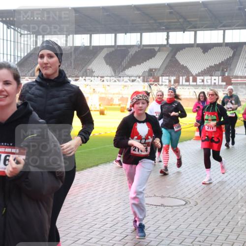 07.12.2025 - St. Pauli X-Mass-Run No. 15 Luisa Fischer http://msf.ph/oto/9377319 07.12.2025 10:26:08 Ziel 5, 416, 21, 4, 43, 1069, 211, 369, 50, 4501, 50, 129, 211, 369, 374, 387, 398, 404, 422, 1069, 1227, 1247, 1538, 1561, 1581, 1586, 1631, 1977, 1987, 1995, 2029, 2041, 2104, 2106, 2149, 2191, 2215, 2680, 2896, 3742, 3779, 3805, 3910, 3918, 4118, 4119, 4121, 4162, 4164, 4201, 4202, 4204, 4284, 4300, 4301, 4372, 4373, 4445, 4482, 4485, 4492, 4501, 4775, 4782 meine-sportfotos.de