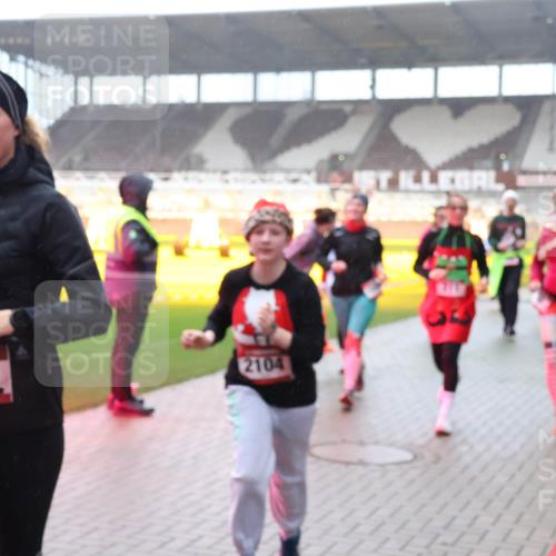 07.12.2025 - St. Pauli X-Mass-Run No. 15 Luisa Fischer http://msf.ph/oto/9377321 07.12.2025 10:26:08 Ziel 404, 2104, 50, 129, 211, 369, 374, 387, 398, 404, 422, 1069, 1227, 1247, 1538, 1561, 1581, 1586, 1631, 1977, 1987, 1995, 2029, 2041, 2104, 2106, 2149, 2191, 2215, 2680, 2896, 3742, 3779, 3805, 3910, 3918, 4118, 4119, 4121, 4162, 4164, 4201, 4202, 4204, 4284, 4300, 4301, 4372, 4373, 4445, 4482, 4485, 4492, 4501, 4775, 4782 meine-sportfotos.de