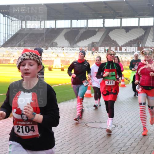07.12.2025 - St. Pauli X-Mass-Run No. 15 Luisa Fischer http://msf.ph/oto/9377324 07.12.2025 10:26:09 Ziel 15, 2104, 106, 211, 50, 50, 129, 211, 369, 374, 387, 398, 404, 422, 1069, 1227, 1247, 1538, 1561, 1581, 1586, 1631, 1977, 2029, 2041, 2104, 2106, 2149, 2191, 2215, 2680, 2896, 3742, 3779, 3805, 3910, 3918, 4118, 4119, 4121, 4162, 4164, 4201, 4202, 4204, 4284, 4300, 4301, 4372, 4373, 4445, 4482, 4485, 4492, 4501, 4775, 4782 meine-sportfotos.de