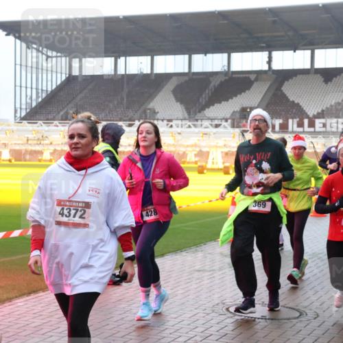 07.12.2025 - St. Pauli X-Mass-Run No. 15 Luisa Fischer http://msf.ph/oto/9377344 07.12.2025 10:26:11 Ziel 15, 4372, 428, 369, 4501, 50, 129, 211, 369, 374, 387, 398, 404, 422, 1069, 1227, 1247, 1538, 1561, 1581, 1586, 1631, 2029, 2041, 2104, 2106, 2149, 2191, 2215, 2680, 2896, 3742, 3779, 3805, 3910, 3918, 4118, 4119, 4121, 4162, 4164, 4201, 4202, 4204, 4284, 4300, 4301, 4372, 4373, 4445, 4482, 4485, 4492, 4501, 4775, 4782 meine-sportfotos.de