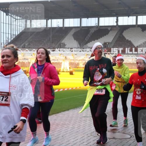 07.12.2025 - St. Pauli X-Mass-Run No. 15 Luisa Fischer http://msf.ph/oto/9377346 07.12.2025 10:26:12 Ziel 15, 4372, 369, 4501, 50, 129, 211, 369, 374, 387, 398, 404, 422, 1069, 1227, 1247, 1538, 1561, 1581, 1586, 1631, 2029, 2041, 2104, 2106, 2149, 2191, 2215, 2680, 2896, 3742, 3779, 3805, 3910, 3918, 4118, 4119, 4121, 4162, 4164, 4201, 4202, 4204, 4284, 4300, 4301, 4372, 4373, 4445, 4482, 4485, 4492, 4501, 4775, 4782 meine-sportfotos.de