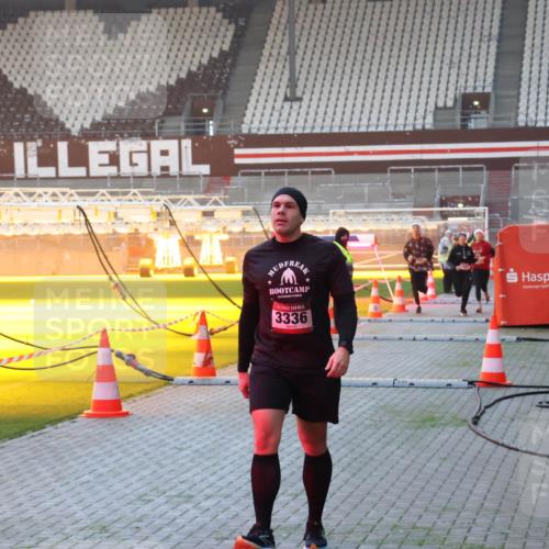 07.12.2025 - St. Pauli X-Mass-Run No. 15 Luisa Fischer http://msf.ph/oto/9377389 07.12.2025 10:01:16 Ziel 3336, 801, 855, 1050, 1418, 1887, 1892, 1976, 2348, 2378, 3084, 3336 meine-sportfotos.de