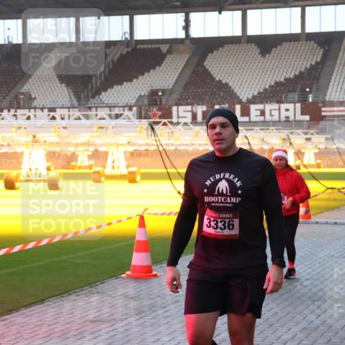 07.12.2025 - St. Pauli X-Mass-Run No. 15 Luisa Fischer http://msf.ph/oto/9377414 07.12.2025 10:01:19 Ziel 15, 3336, 801, 855, 1050, 1418, 1887, 1892, 1976, 2348, 2378, 3084 meine-sportfotos.de