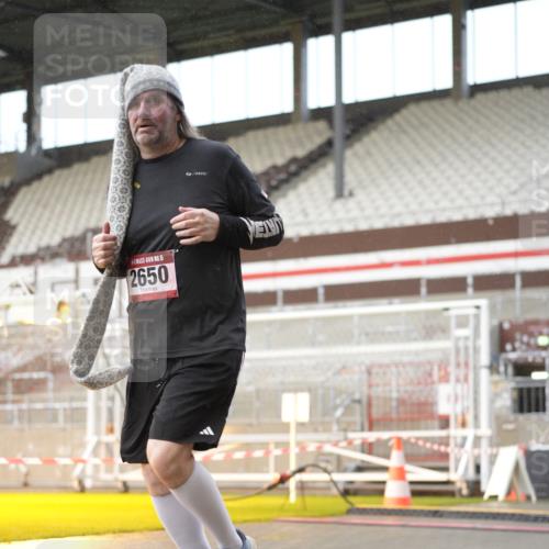 07.12.2025 - St. Pauli X-Mass-Run No. 15 Patografie http://msf.ph/oto/9377436 07.12.2025 10:08:20 Ziel 2650, 2746 meine-sportfotos.de