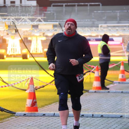 07.12.2025 - St. Pauli X-Mass-Run No. 15 Luisa Fischer http://msf.ph/oto/9377468 07.12.2025 10:01:34 Ziel 25, 780, 783, 801, 1050, 1124, 1294, 1760, 1887, 1892, 2378, 2528, 3084 meine-sportfotos.de