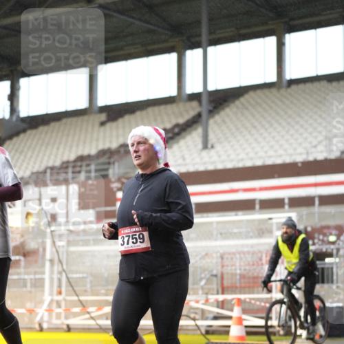 07.12.2025 - St. Pauli X-Mass-Run No. 15 Patografie http://msf.ph/oto/9377472 07.12.2025 10:08:31 Ziel 2247, 2248, 2650, 3495, 3759, 4205, 4232, 4234, 4451 meine-sportfotos.de