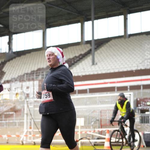 07.12.2025 - St. Pauli X-Mass-Run No. 15 Patografie http://msf.ph/oto/9377480 07.12.2025 10:08:31 Ziel 2247, 2248, 2650, 3495, 3759, 4205, 4232, 4234, 4451 meine-sportfotos.de