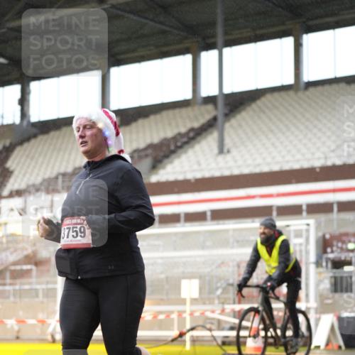 07.12.2025 - St. Pauli X-Mass-Run No. 15 Patografie http://msf.ph/oto/9377487 07.12.2025 10:08:31 Ziel 2247, 2248, 2650, 3495, 3759, 4205, 4232, 4234, 4451 meine-sportfotos.de