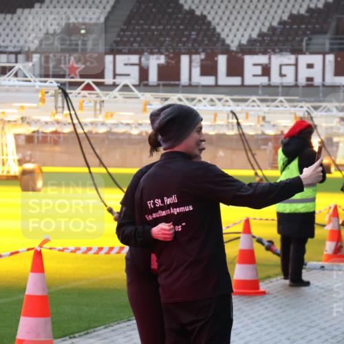 07.12.2025 - St. Pauli X-Mass-Run No. 15 Luisa Fischer http://msf.ph/oto/9377492 07.12.2025 10:26:59 Ziel 5010, 446, 23, 28, 368, 1396, 1638, 1639, 2068, 2518, 2648, 2649, 2922, 3698, 3699, 3771, 3787, 3792, 3828, 4044, 4093, 4185, 4384, 4448, 4460, 4461, 4469, 4481, 4506, 4512, 4529, 4532, 4699, 4703, 4705, 4709, 5010 meine-sportfotos.de