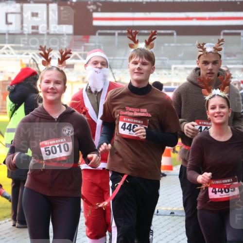 07.12.2025 - St. Pauli X-Mass-Run No. 15 Luisa Fischer http://msf.ph/oto/9377494 07.12.2025 10:27:00 Ziel 15, 87, 5010, 15, 440, 23, 15, 4405, 23, 28, 368, 1396, 1638, 1639, 2068, 2518, 2648, 2649, 2922, 3698, 3699, 3771, 3787, 3792, 3828, 4044, 4093, 4185, 4384, 4448, 4460, 4461, 4469, 4481, 4506, 4512, 4529, 4532, 4699, 4703, 4705, 4709, 5010 meine-sportfotos.de