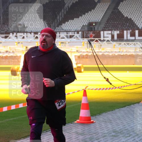 07.12.2025 - St. Pauli X-Mass-Run No. 15 Luisa Fischer http://msf.ph/oto/9377499 07.12.2025 10:01:38 Ziel 252, 118, 393, 780, 783, 801, 1050, 1124, 1294, 1760, 1887, 1892, 2378, 2528, 3084, 3187 meine-sportfotos.de