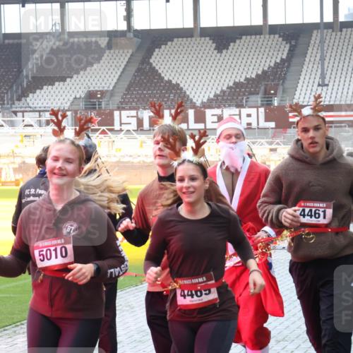 07.12.2025 - St. Pauli X-Mass-Run No. 15 Luisa Fischer http://msf.ph/oto/9377515 07.12.2025 10:27:03 Ziel 5, 5010, 1, 4465, 4461, 368, 922, 23, 28, 368, 1396, 1638, 1639, 2068, 2518, 2648, 2649, 2922, 3698, 3699, 3771, 3787, 3792, 3828, 4044, 4093, 4185, 4384, 4448, 4460, 4461, 4469, 4481, 4506, 4512, 4529, 4532, 4699, 4703, 4705, 4709, 5010 meine-sportfotos.de