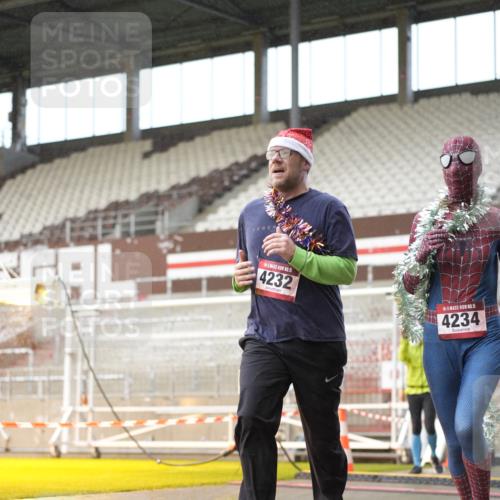 07.12.2025 - St. Pauli X-Mass-Run No. 15 Patografie http://msf.ph/oto/9377529 07.12.2025 10:08:33 Ziel 707, 2247, 2248, 2650, 3212, 3495, 3671, 3759, 4205, 4232, 4234, 4451 meine-sportfotos.de