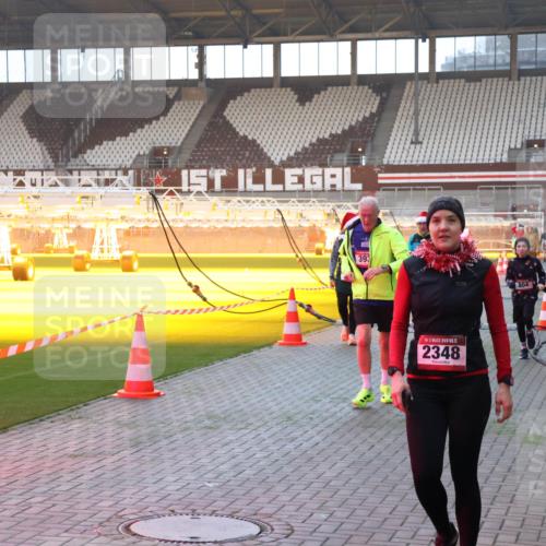 07.12.2025 - St. Pauli X-Mass-Run No. 15 Luisa Fischer http://msf.ph/oto/9377544 07.12.2025 10:01:49 Ziel 393, 15, 2348, 804, 118, 393, 780, 783, 801, 804, 1050, 1124, 1294, 1724, 1760, 1859, 1887, 1892, 2167, 2378, 2528, 2681, 3187, 3580, 3582, 3629, 3878 meine-sportfotos.de