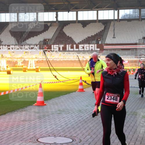 07.12.2025 - St. Pauli X-Mass-Run No. 15 Luisa Fischer http://msf.ph/oto/9377546 07.12.2025 10:01:49 Ziel 1, 39, 15, 2348, 118, 393, 780, 783, 801, 804, 1050, 1124, 1294, 1724, 1760, 1859, 1887, 1892, 2167, 2378, 2528, 2681, 3187, 3580, 3582, 3629, 3878 meine-sportfotos.de