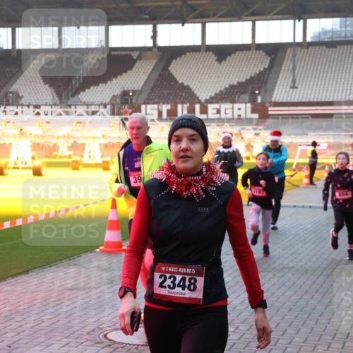 07.12.2025 - St. Pauli X-Mass-Run No. 15 Luisa Fischer http://msf.ph/oto/9377554 07.12.2025 10:01:50 Ziel 39, 15, 2348, 804, 118, 393, 780, 783, 801, 804, 959, 1124, 1294, 1724, 1760, 1859, 1887, 1892, 2167, 2378, 2528, 2681, 3187, 3580, 3582, 3629, 3878 meine-sportfotos.de