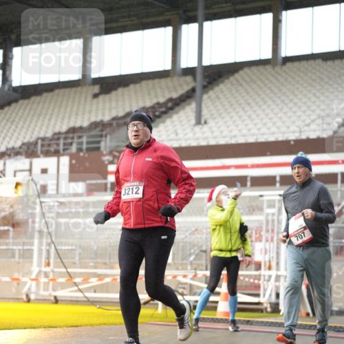 07.12.2025 - St. Pauli X-Mass-Run No. 15 Patografie http://msf.ph/oto/9377556 07.12.2025 10:08:37 Ziel 390, 707, 789, 947, 1002, 1031, 2247, 2248, 2521, 3212, 3332, 3335, 3495, 3671, 3759, 4205, 4232, 4234, 4451 meine-sportfotos.de