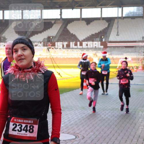 07.12.2025 - St. Pauli X-Mass-Run No. 15 Luisa Fischer http://msf.ph/oto/9377559 07.12.2025 10:01:51 Ziel 15, 2348, 118, 804, 118, 393, 780, 783, 801, 804, 959, 1124, 1294, 1724, 1760, 1859, 1887, 1892, 2167, 2378, 2528, 2681, 3187, 3580, 3582, 3629, 3878 meine-sportfotos.de